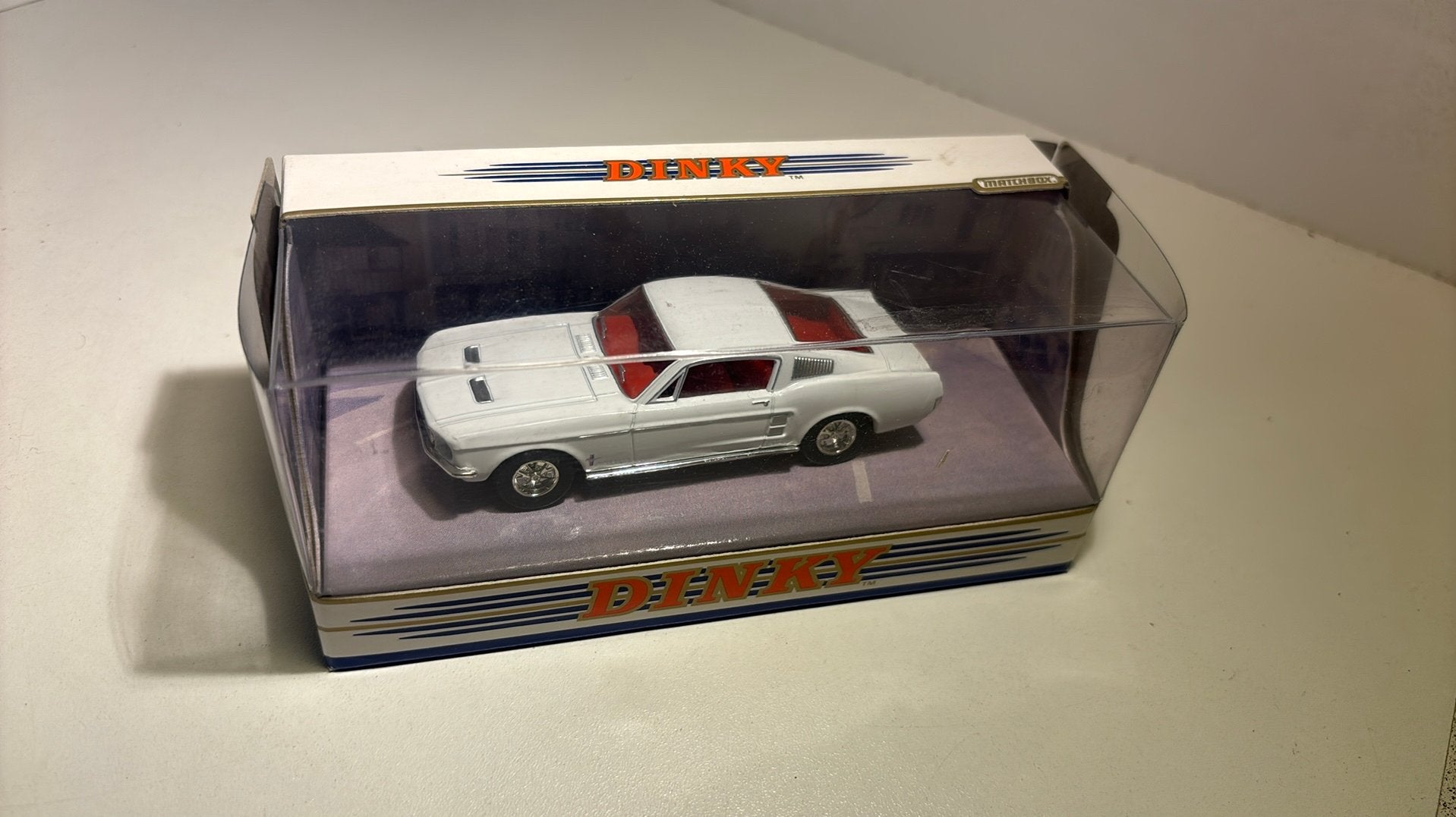 Ford mustang fast back 1967 dinky matchbox 1.43, Auto, Ophalen of Verzenden, A, A