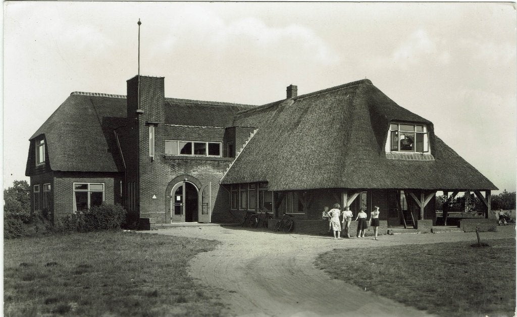Blaricum – Jeugdherberg Zonnehoeve. Gelopen Haarlem 1954., Verzamelen, Ophalen of Verzenden, 1940 tot 1960, Gelopen, Noord-Holland