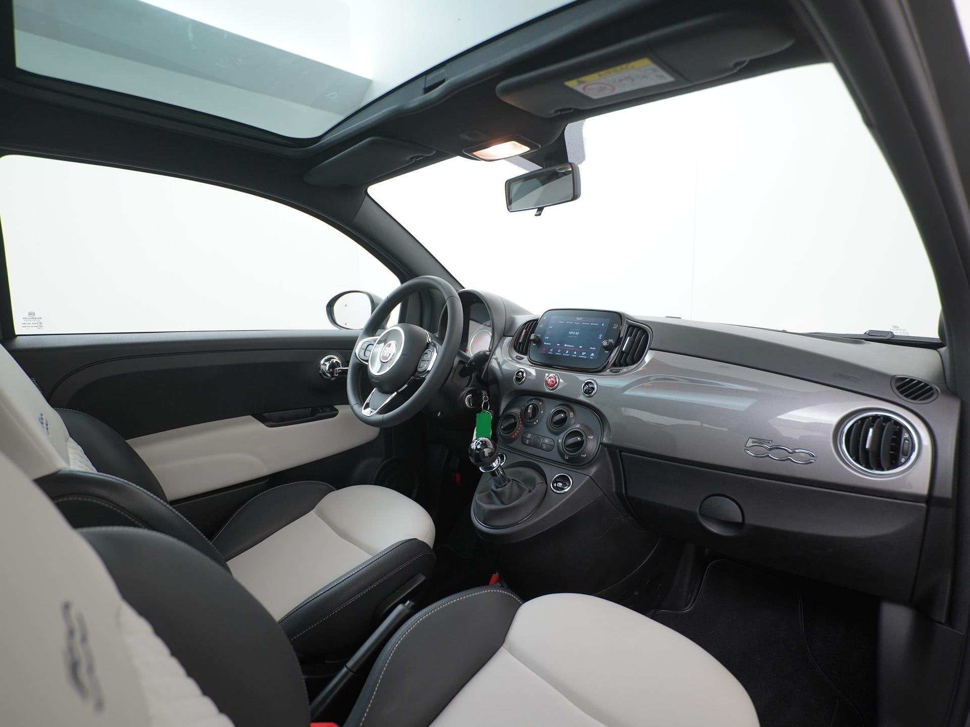 Fiat 500 1.0 Hybrid Dolcevita | Panoramadak | Zondag Open!, Voorwielaandrijving, Stof, Euro 6, 4 stoelen