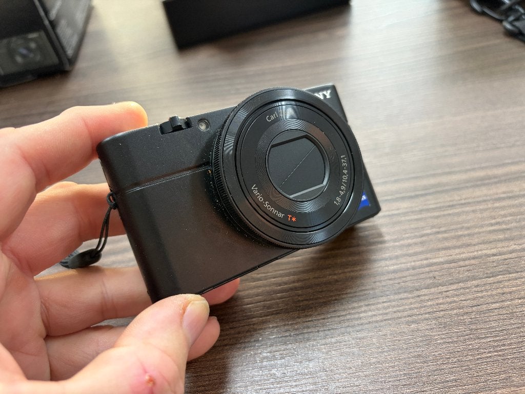 Sony DSC-RX100 compactcamera - Carl Zeiss Vario-Sonnar T*, Audio, Tv en Foto, Ingebouwde flitser, Accu, Ophalen of Verzenden, Zo goed als nieuw