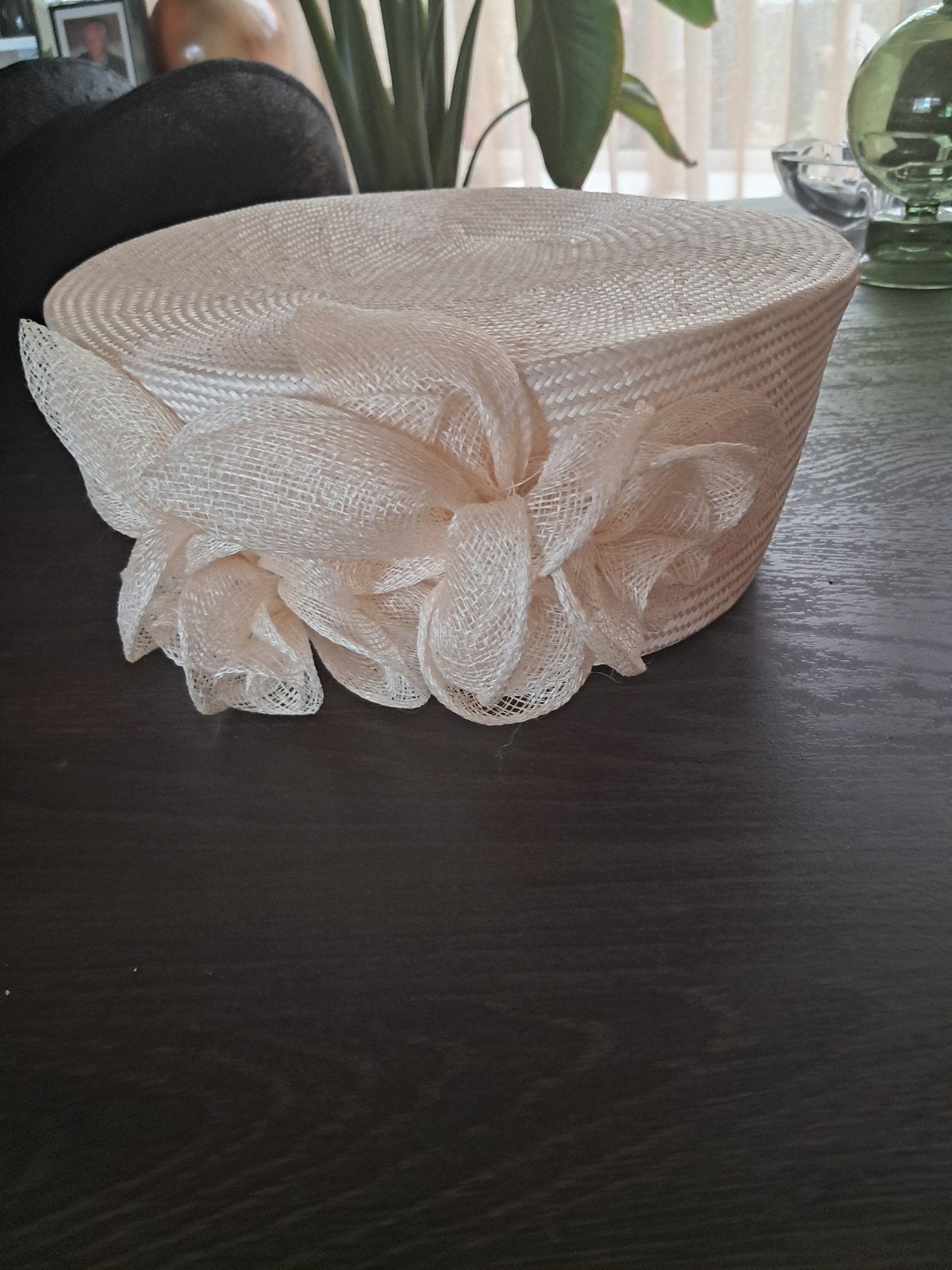 Sierlijk Hoedje - Perfect voor Speciale Gelegenheden, Ophalen of Verzenden, Zo goed als nieuw, One size fits all, Hoed