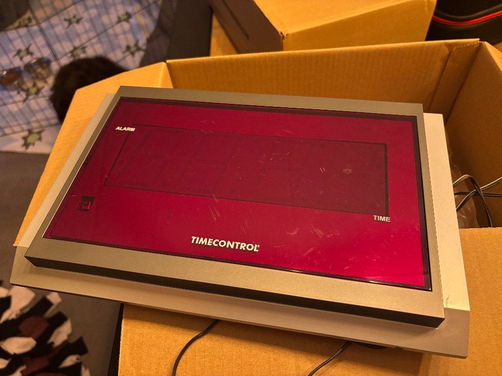 muur wekker met afstandsbediening, Ophalen of Verzenden, Gebruikt, Digitaal