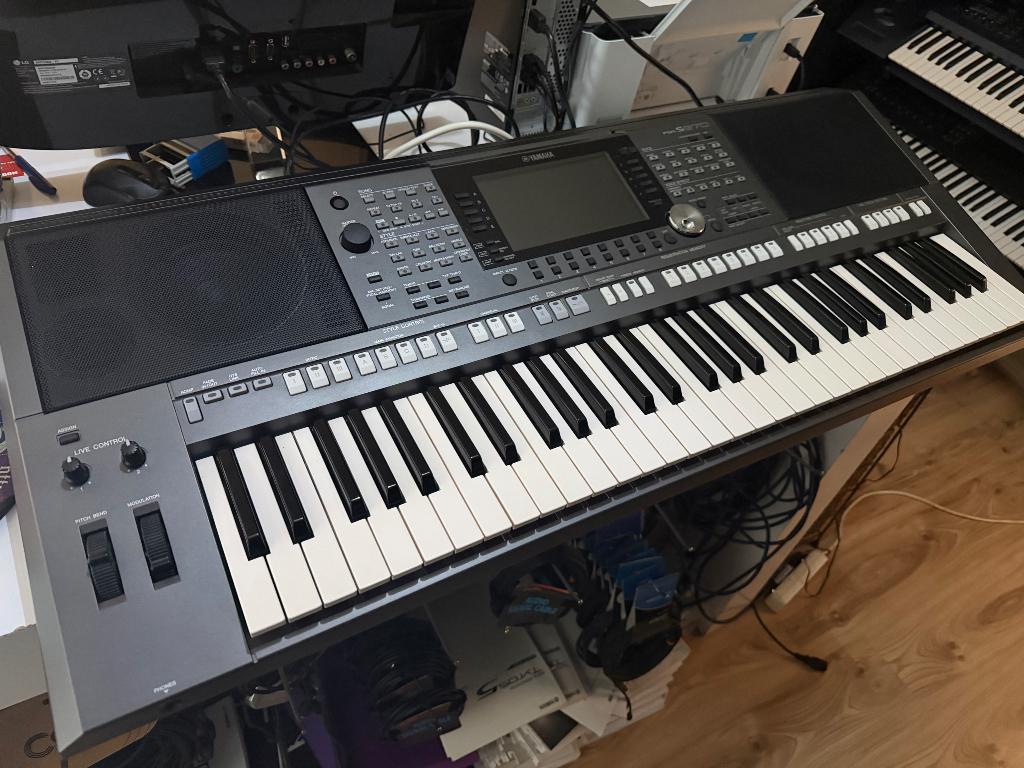 Yamaha psr s970, Ophalen, Yamaha, Midi-aansluiting, 61 toetsen