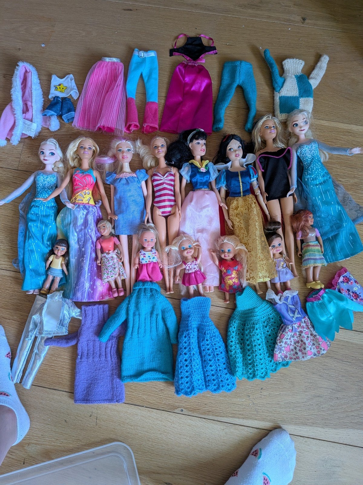Grote collectie Barbie en Disney poppen met kleding, Ophalen, Gebruikt, Barbie