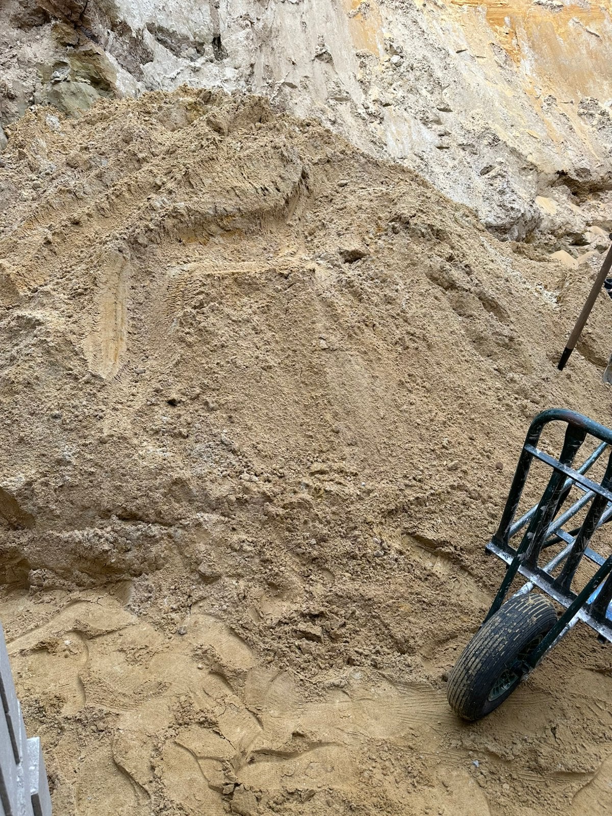 Gratis zand af te halen, Ophalen, Zo goed als nieuw, Ophoogzand