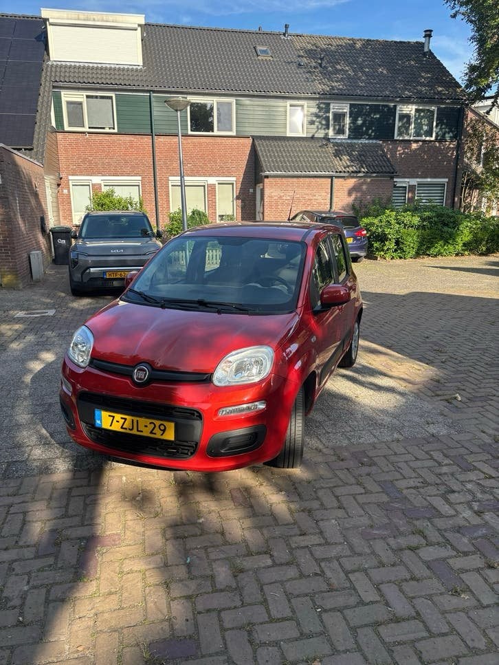 Fiat Panda 0.9 Twinair 44KW 2015 Rood, Auto's, Fiat, Voorwielaandrijving, 31 €/maand, Panda, Origineel Nederlands
