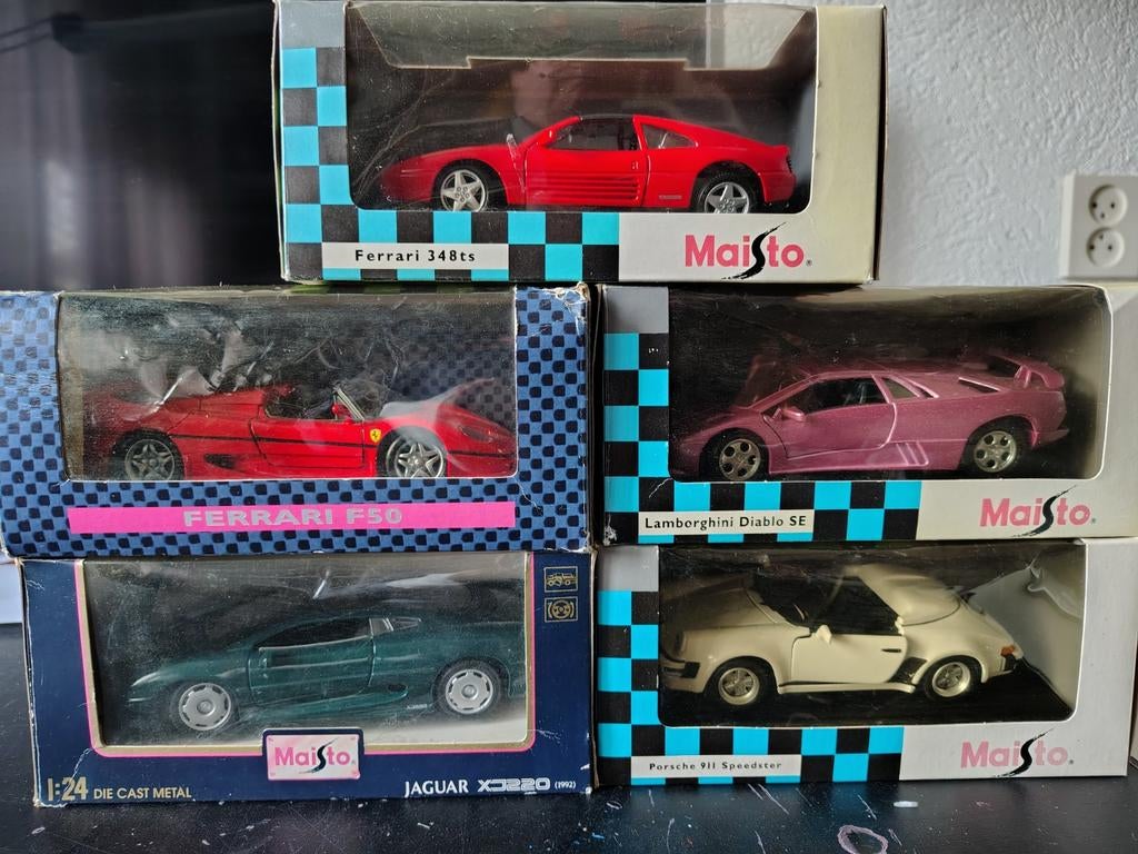 Maisto 5 Supercars uit de Shell Collection 1:24, Hobby en Vrije tijd, Modelauto's | 1:24, Verzenden, Zo goed als nieuw, Auto, Maisto