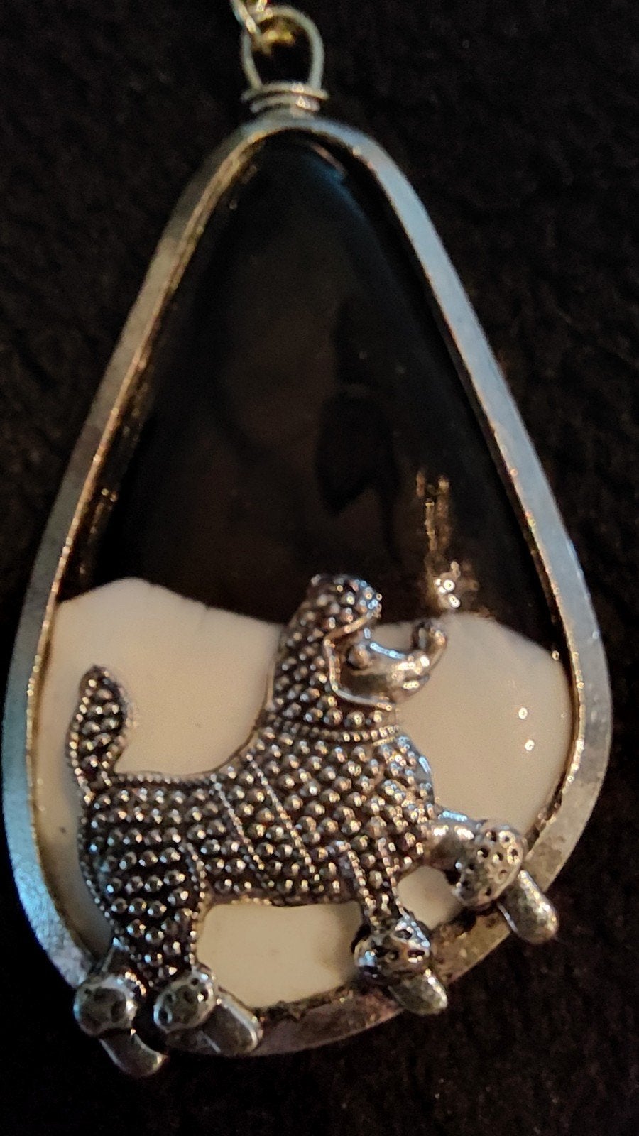 Zware poedel hanger - Zwart/Wit vintage, Ophalen of Verzenden, Zo goed als nieuw