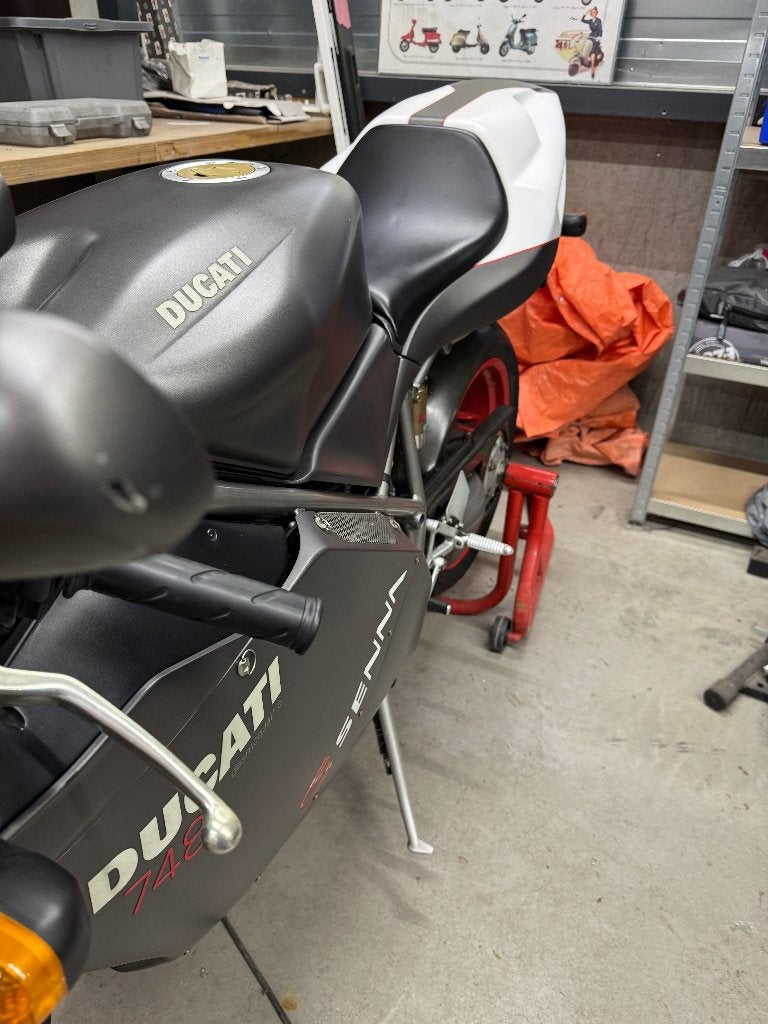 Ducati 748 s / streetfighter 1098, Motoren, 2 cilinders, Sportuitlaat, Occasion, Motorrijbewijs A