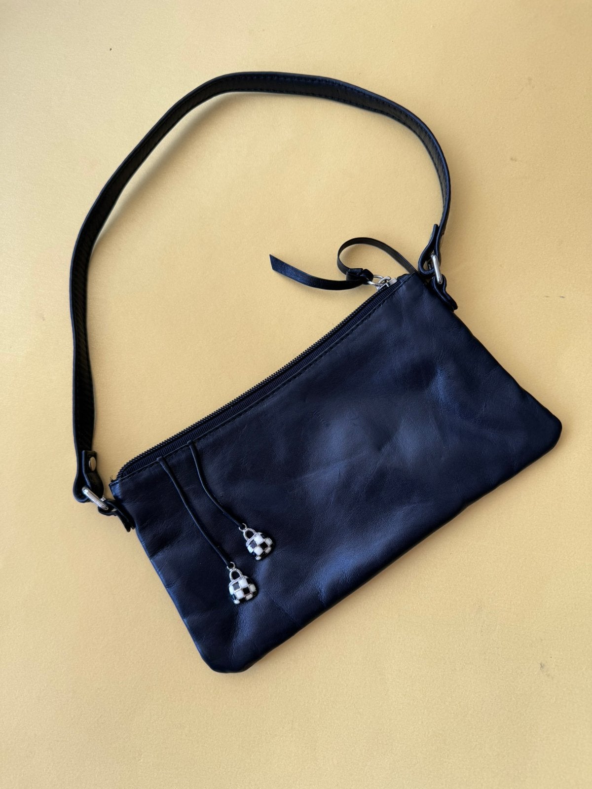 SOHO superkleine tasje voor essentials zwart met ornamenten, Sieraden, Tassen en Uiterlijk, Ophalen of Verzenden, Zo goed als nieuw