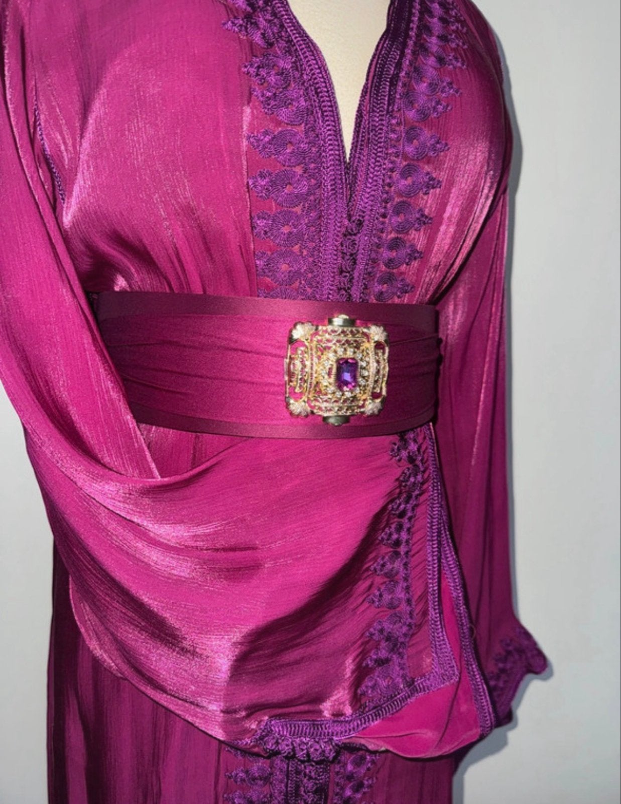 Organza Caftan - Nieuwe Staat - Maat M/L, Kleding | Dames, Jurken, Nieuw, Maat 38/40 (M), Paars, Boven de knie, Ophalen of Verzenden