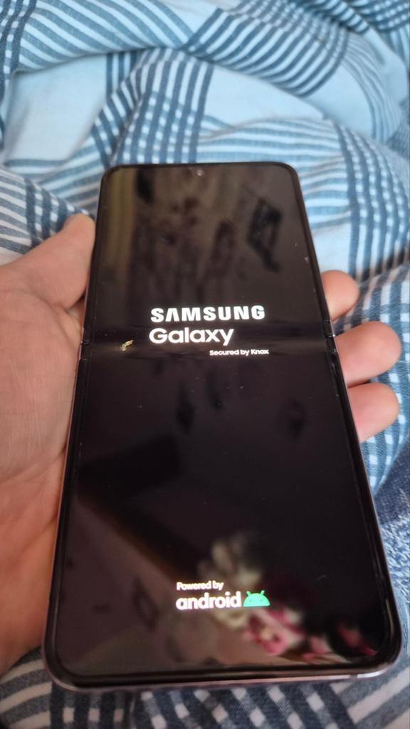 Samsung galaxy flip 5 met scherm defect, Telecommunicatie, Mobiele telefoons | Samsung, Ophalen of Verzenden, Zwart, Galaxy Z Flip