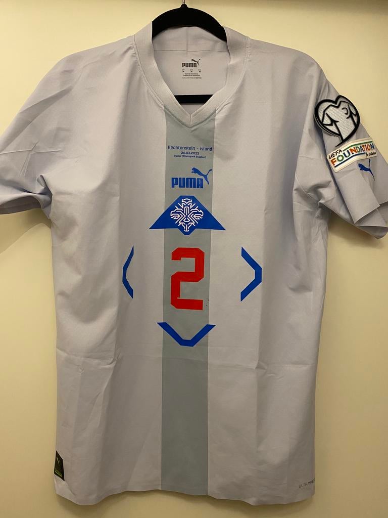 Voetbalshirt Ijsland met handtekening, Ophalen of Verzenden, Zo goed als nieuw, Buitenlandse clubs, Shirt