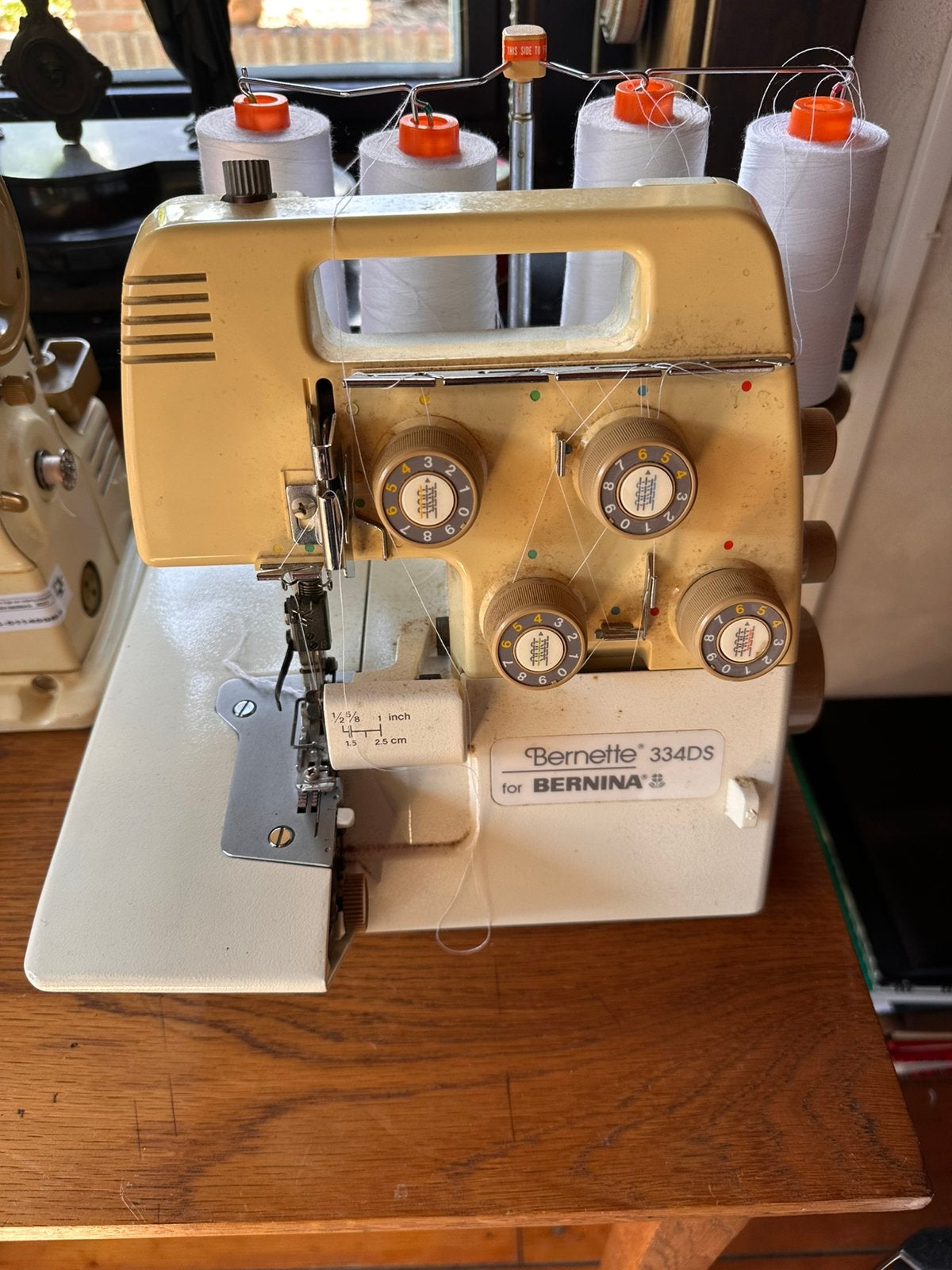 Lock machine Bernette, bernina, Hobby en Vrije tijd, Naaimachines en Toebehoren, Ophalen, Gebruikt, Lockmachine, Bernina