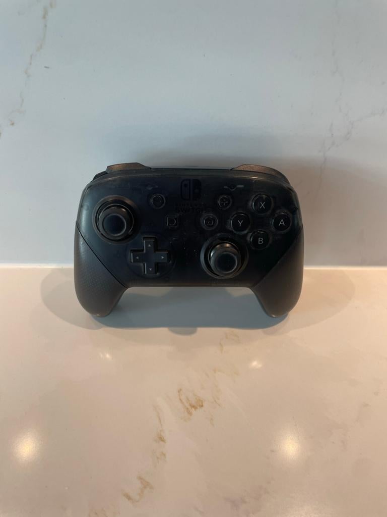 Nintendo Switch Pro Controller - Zwart, Ophalen of Verzenden, Zo goed als nieuw, Switch, Overige controllers