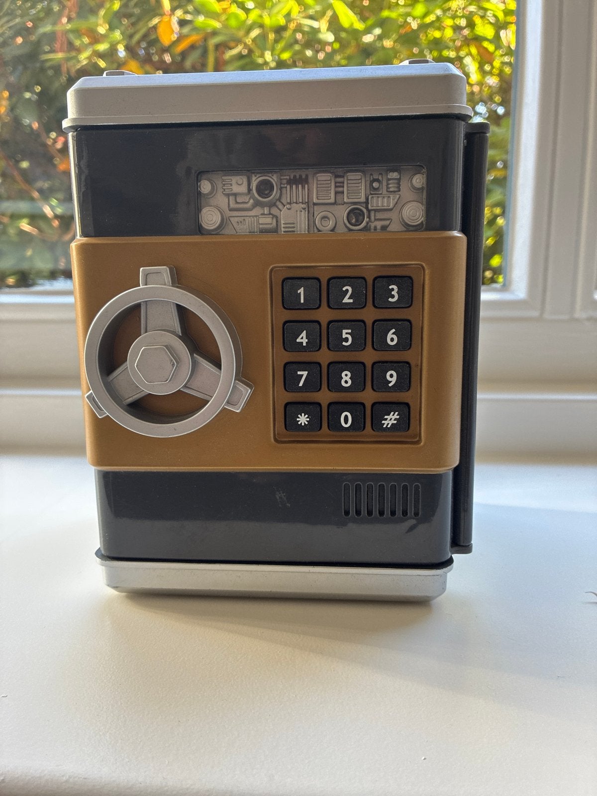 Kinderkluisje/spaarpot met code - Werkt op batterijen, Ophalen, Gebruikt, Kunststof, Object of Gebouw
