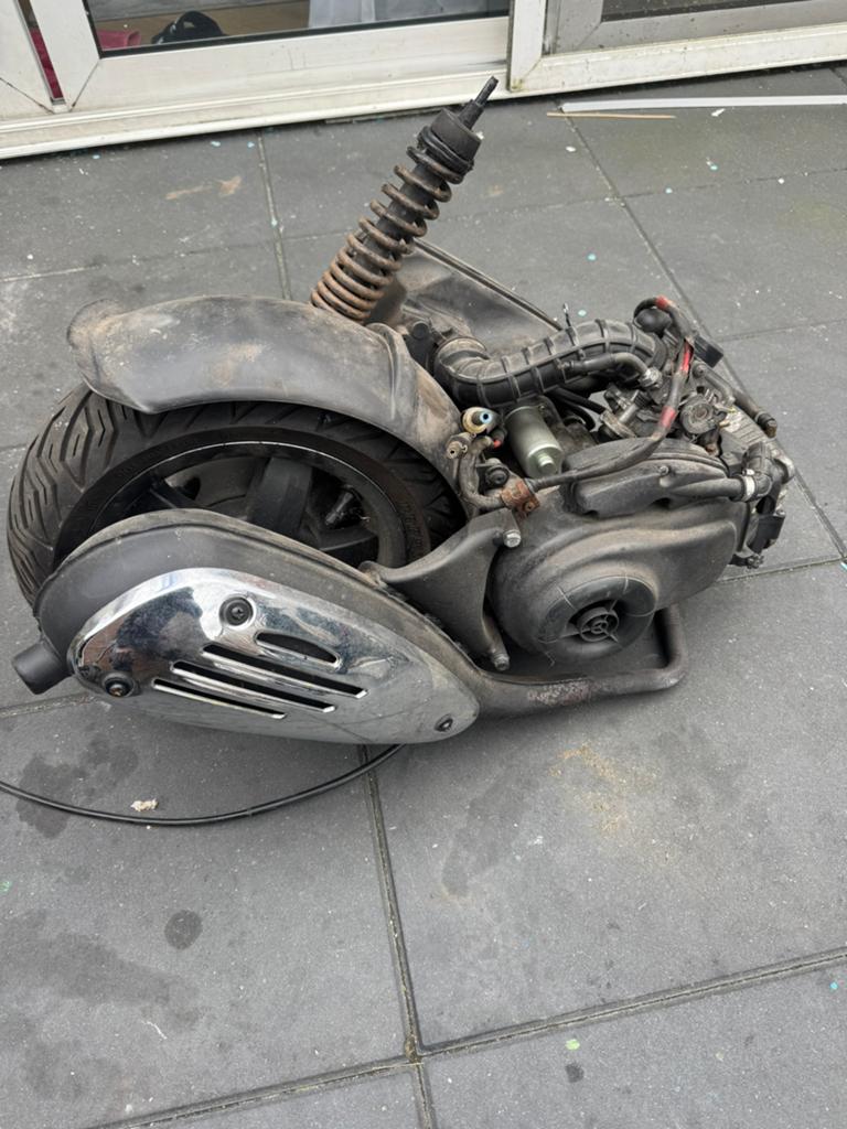Vespa LX / S 50cc 4T motorblok compleet lopend gedemonteerd, Fietsen en Brommers, Ophalen, Gebruikt, Blok, Vespa