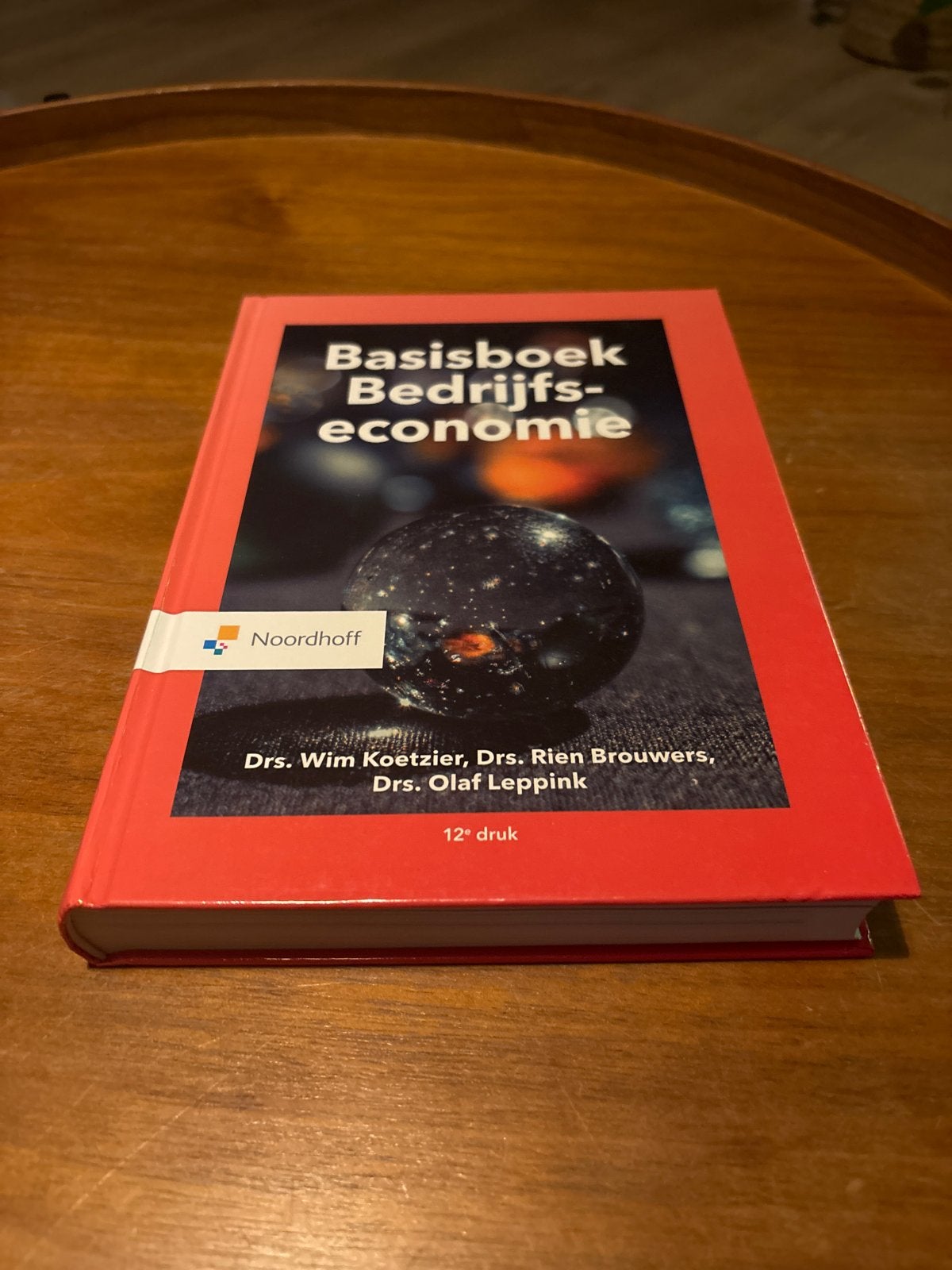 Basisboek Bedrijfseconomie + opgaven en uitwerking- 12e druk, Ophalen of Verzenden, Beta, Zo goed als nieuw, HBO