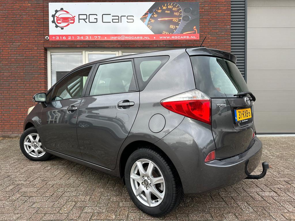 Toyota Verso-S 1.3 VVT-i Aspiration / Camera / Navi / AUT /, Euro 5, Stof, Gebruikt, 4 cilinders