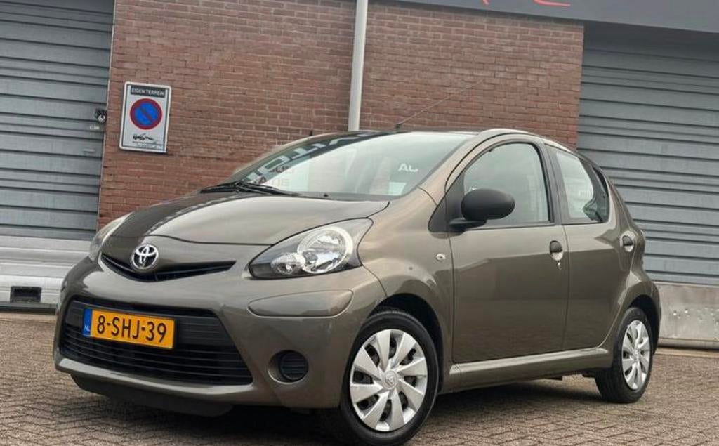 2e Eigenaar Toyota Aygo – Airco, 5-deurs, Zuinig!, Voorwielaandrijving, Bruin, 4 stoelen, Origineel Nederlands