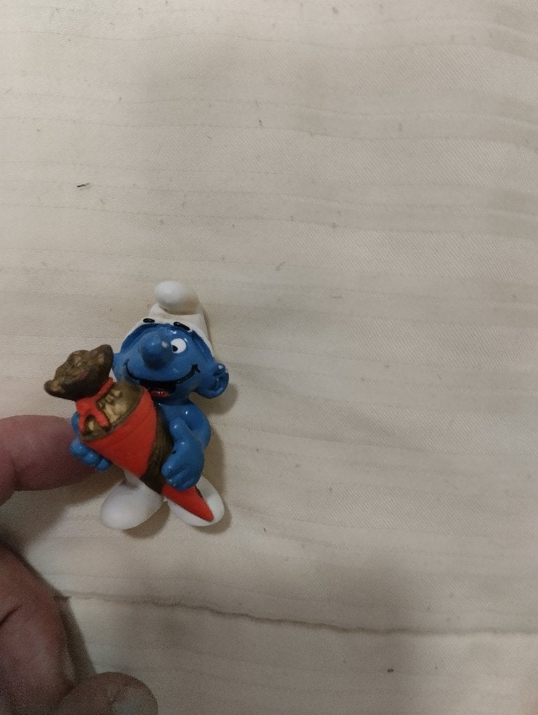 smurf met rode snoepzak uit 1982, Ophalen of Verzenden, Gebruikt, Overige Smurfen, Poppetje, Figuurtje of Knuffel