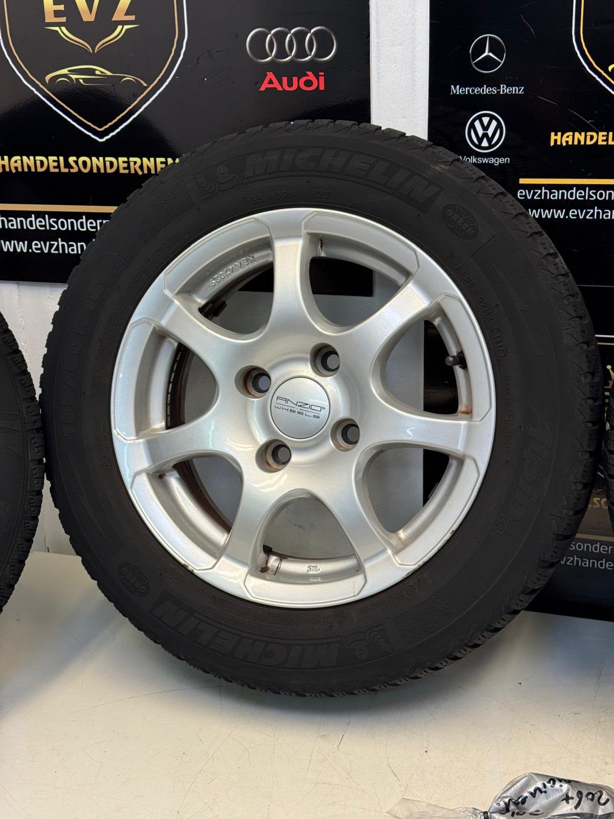 Peugeot 206+ 2010 lichtmetalen velgen met winterbanden 4x108, Auto-onderdelen, Banden en Velgen, 14 inch, Gebruikt, Banden en Velgen