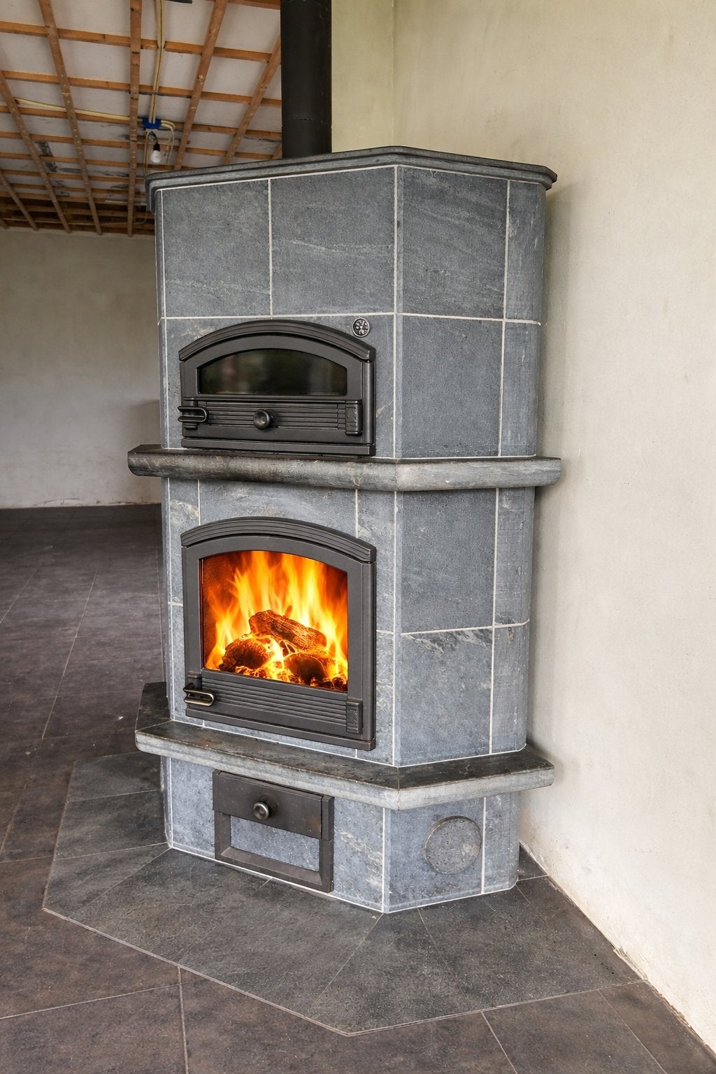 Tulikivi KTLU2050 speksteenkachel 1700 kg speksteen, Huis en Inrichting, Ophalen, Zo goed als nieuw, Vrijstaande haard, Houthaard