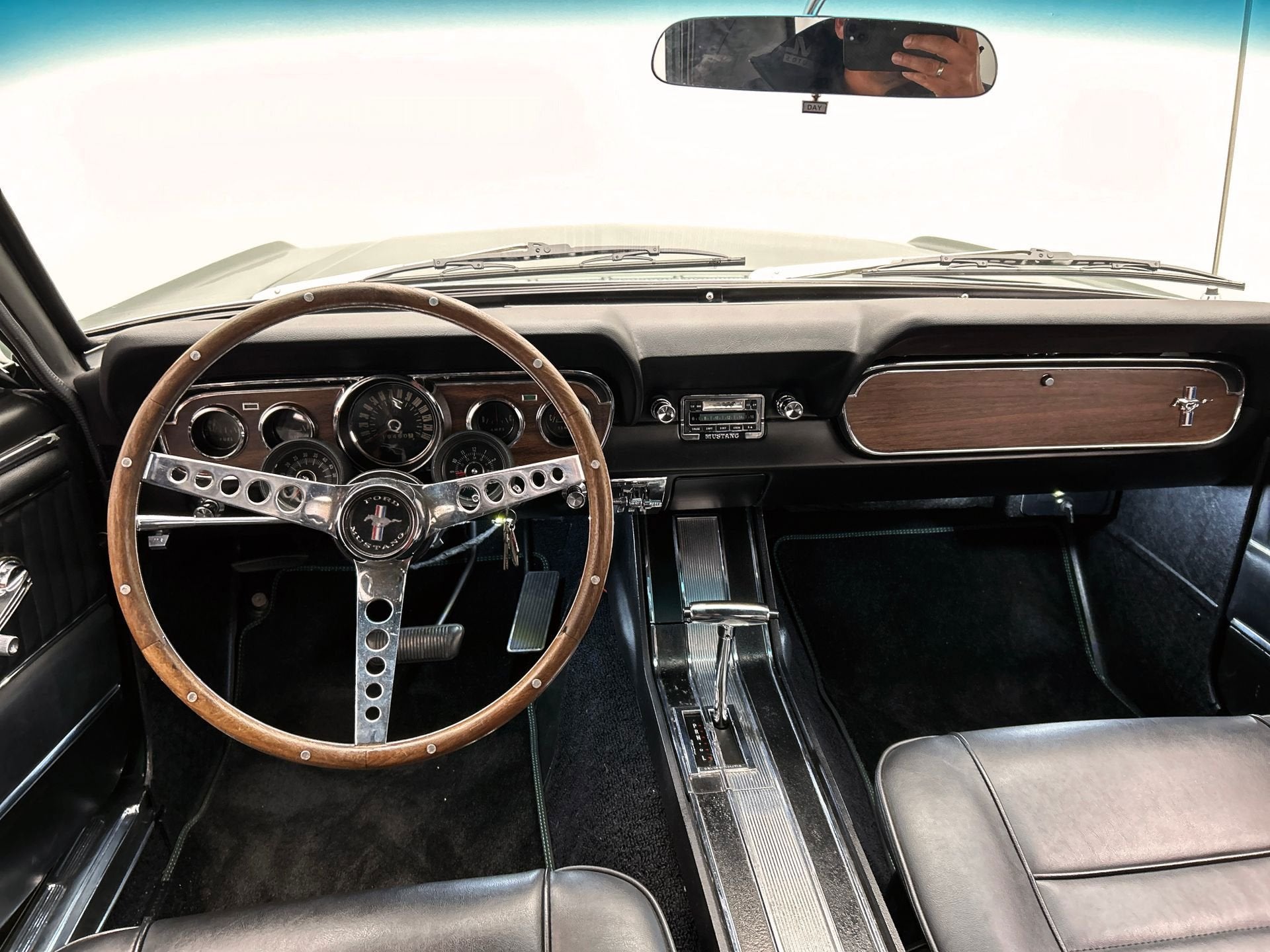 Ford Mustang 289 V8 C-code Automaat Volledig Gerestaureerd N, Auto's, Automaat, 5000 cc, Zwart, Leder
