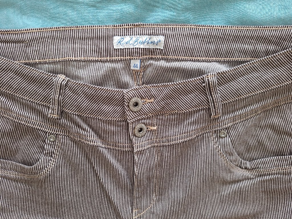 NU 5,00 - Jeansbroek - bruin/wit - RED BUTTON - Mt 44, Ophalen of Verzenden, Zo goed als nieuw, Overige kleuren, W33 - W36 (confectie 42/44)