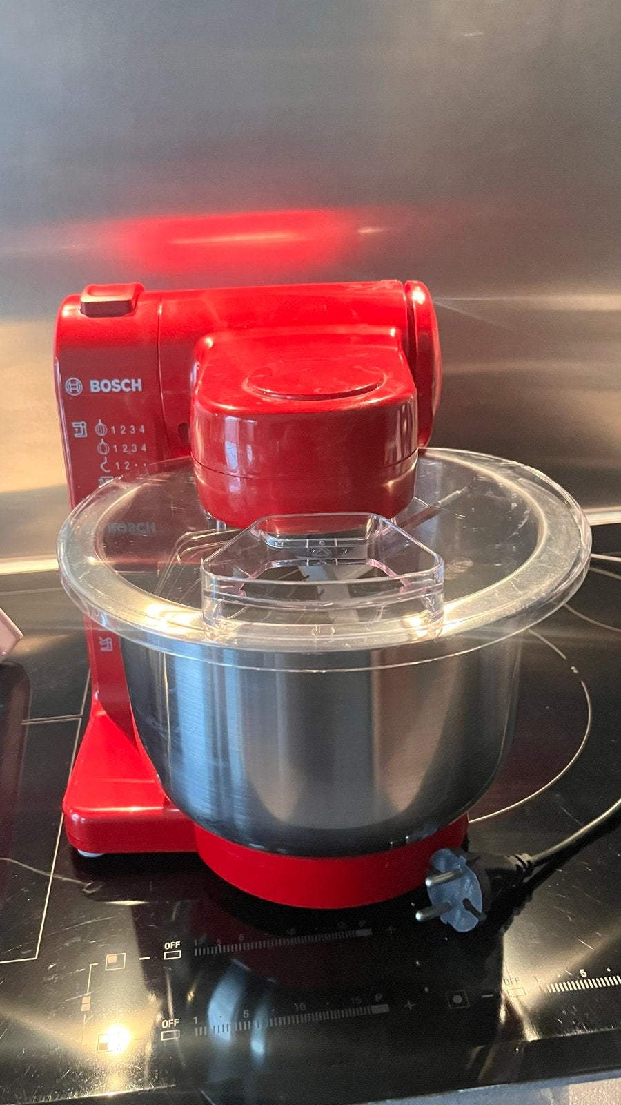 Bosch keukenmachine met accessoires, Ophalen, Zo goed als nieuw, Vaatwasserbestendig, 3 snelheden of meer