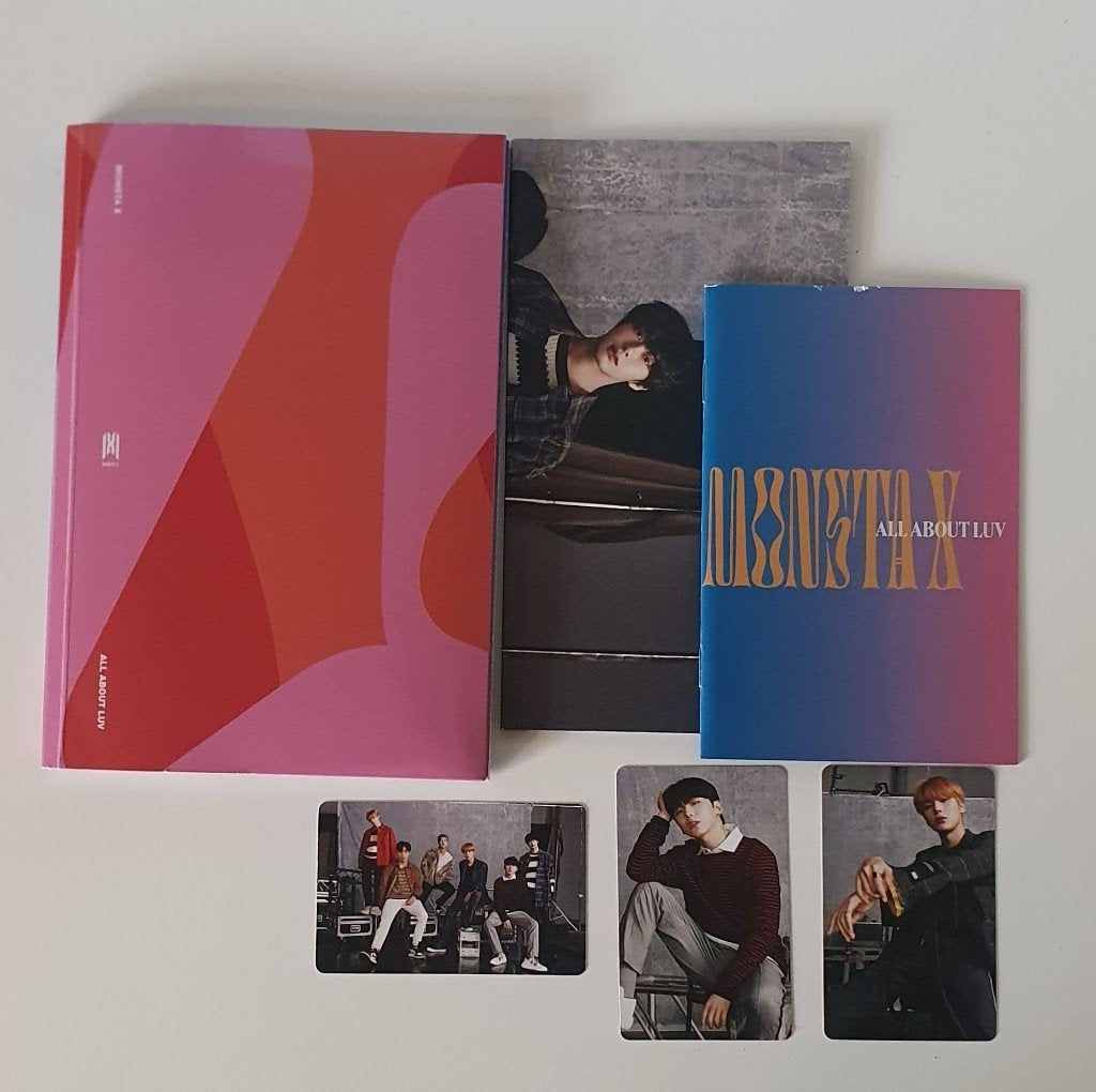 All About Luv V1 - Monsta X, Ophalen of Verzenden, Album, Extra's