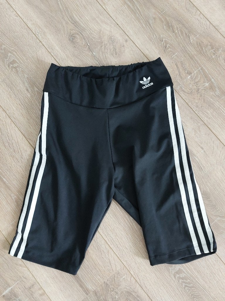 Adidas korte broek, Kleding | Dames, Ophalen, Zo goed als nieuw, Maat 38/40 (M), Zwart