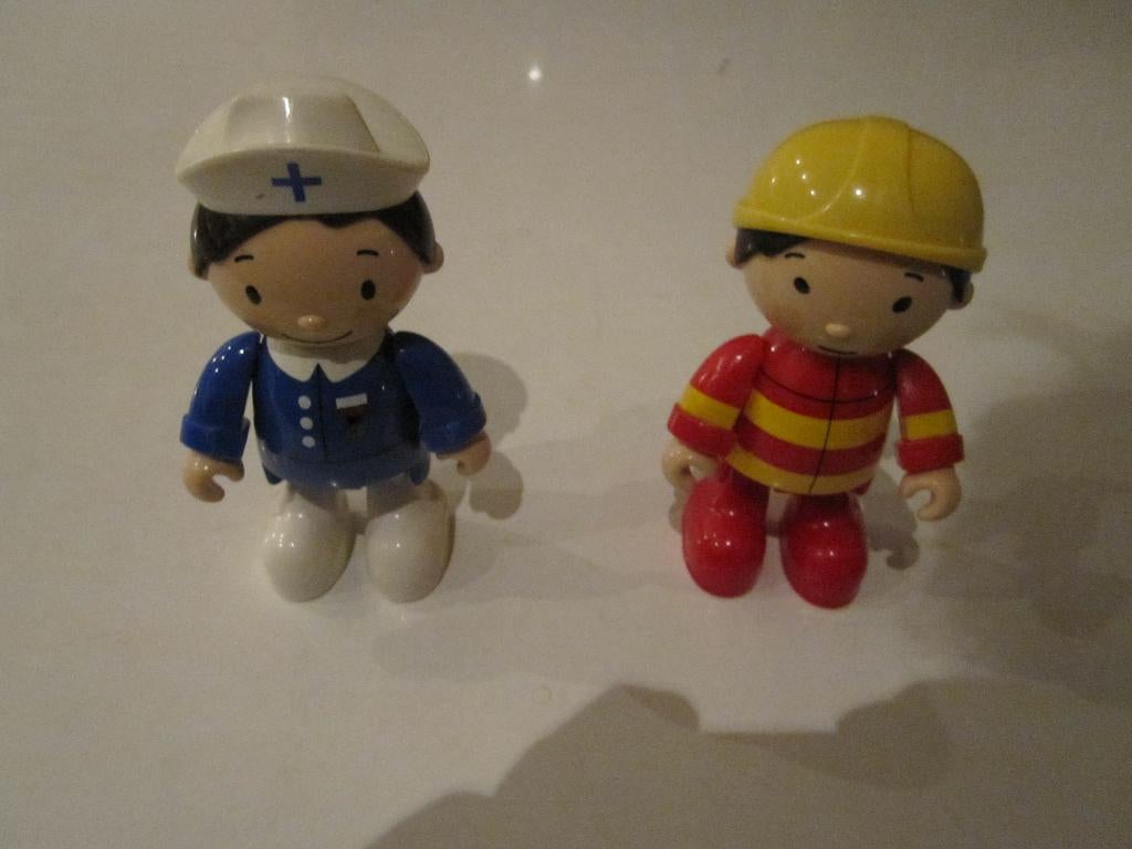 2 Buigzame poppetjes brandweer en verpleegster ., Kinderen en Baby's, Ophalen of Verzenden, Zo goed als nieuw, Overige typen
