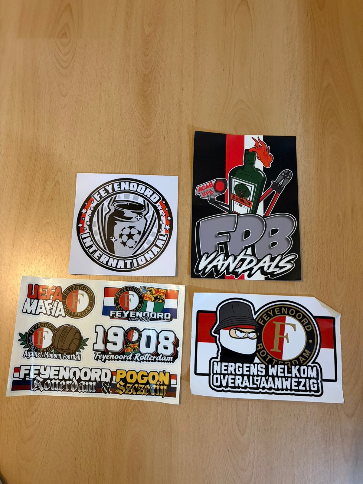 Feyenoord a4 stickers, Verzamelen, Ophalen of Verzenden, Zo goed als nieuw, Sport