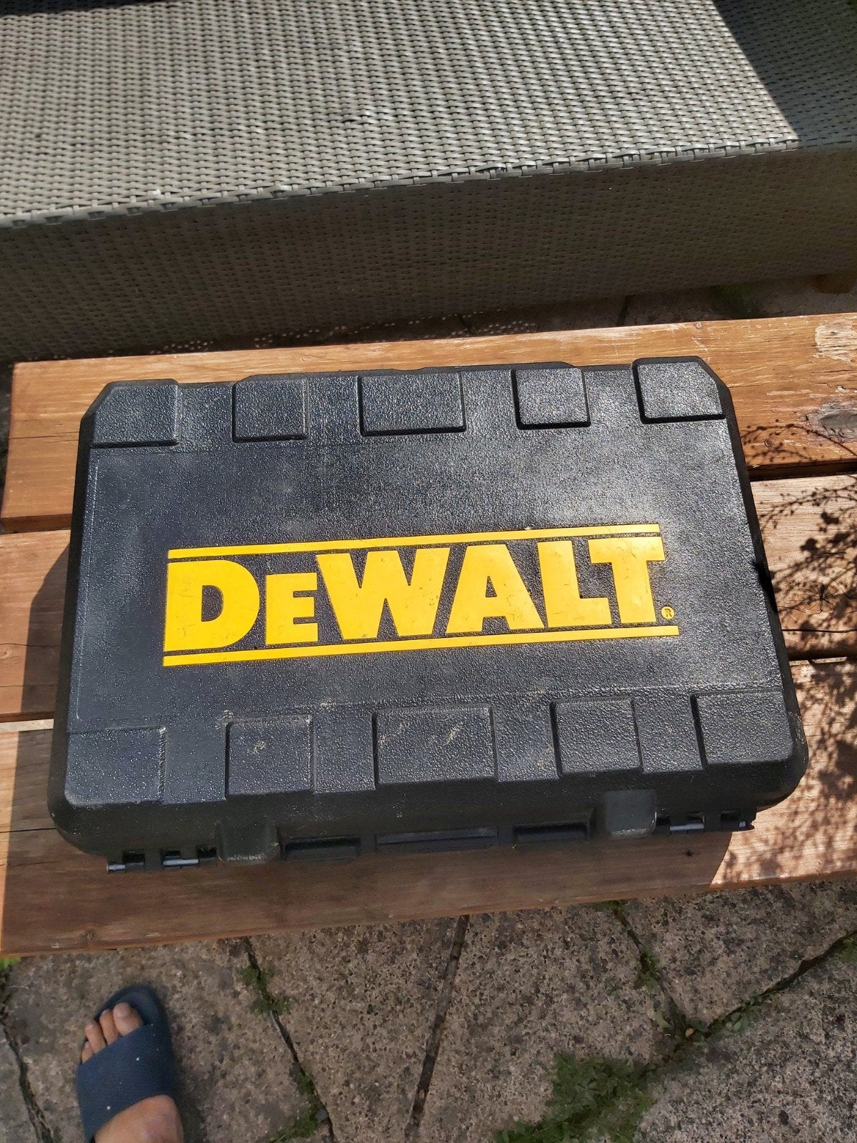 DeWalt DW006 Boormachine met 24V accu en lader, Ophalen of Verzenden, Boor- en Schroefmachine, Variabele snelheid, Gebruikt