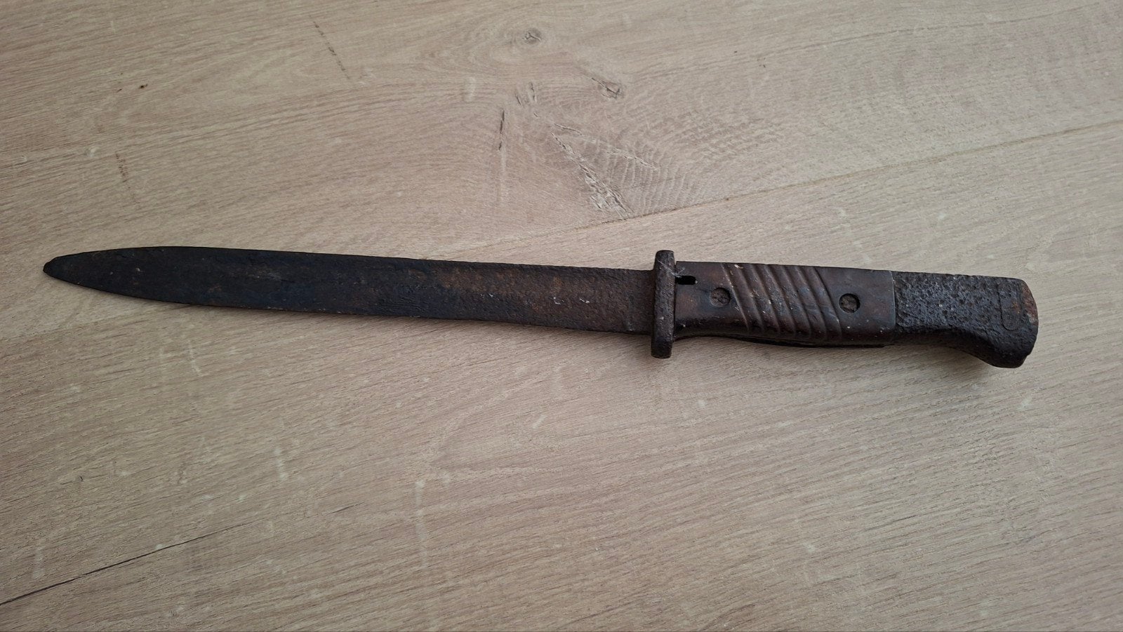 Oud bajonet mes - Militair verzamelobject, Verzamelen, Ophalen of Verzenden, Overige soorten, Overige gebieden, Mes of Dolk