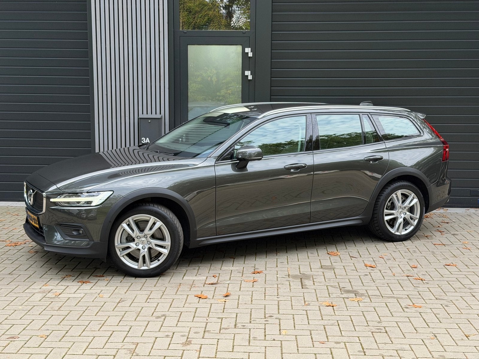 Volvo V60 Cross Country 2.0 B5 AWD Pro, 15 km/l, Euro 6, 4 cilinders, 1969 cc