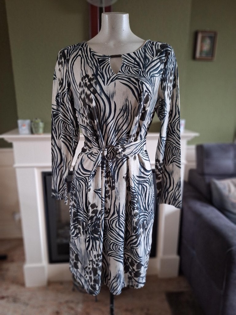 K-design K design Groen crème jurk L bijna nieuw, Kleding | Dames, K-design, Verzenden, Maat 42/44 (L), Zo goed als nieuw