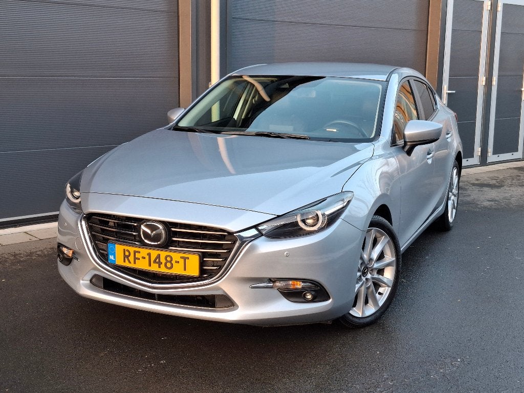Mazda 3 2.0 SkyActiv-G 120 GT-M 120 pk 2017 Grijs - NAP Leer, Auto's, Voorwielaandrijving, 1998 cc, Zwart, 4 cilinders