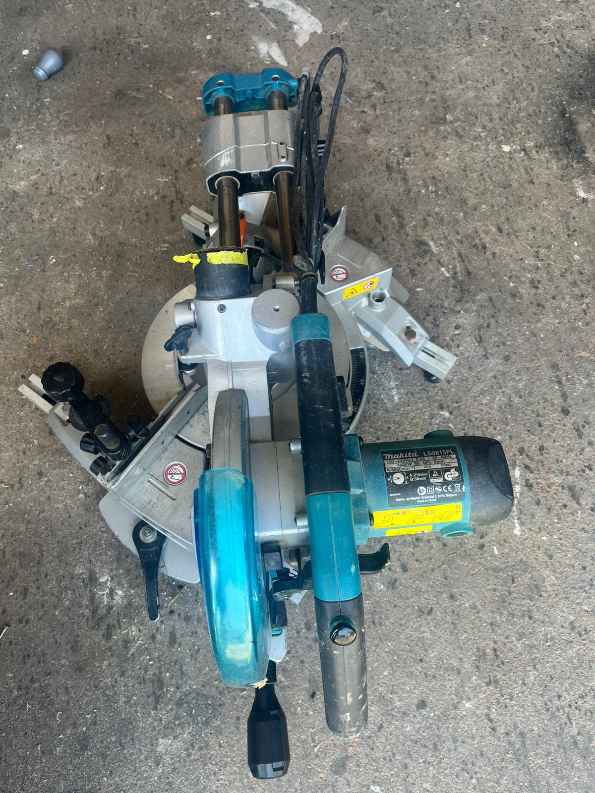 Foto 4 van Makita afkortzaag met onderstel