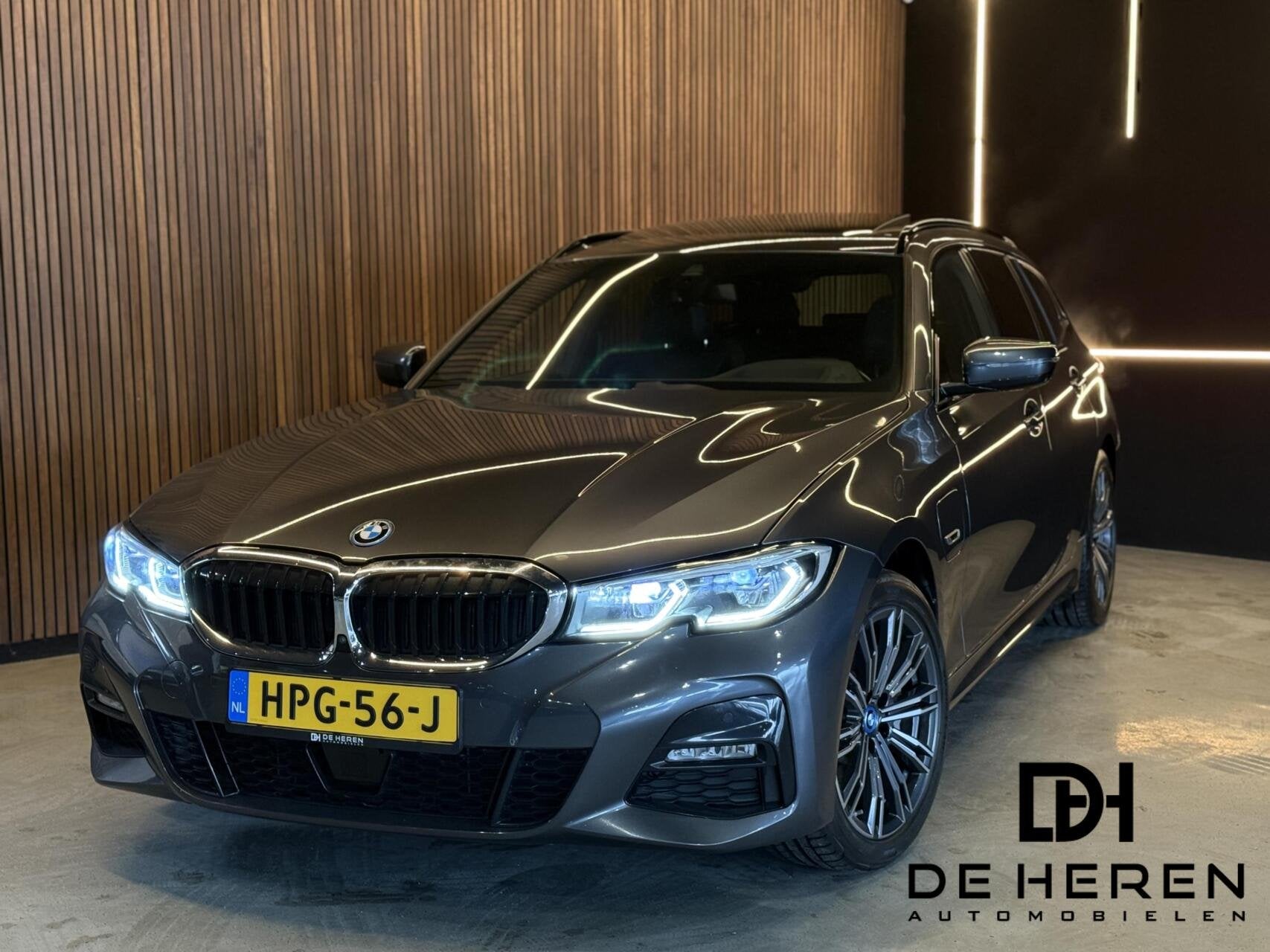 BMW 3-serie Touring 330e xDrive High Executive, Auto's, BMW, 1998 cc, Gebruikt, 4 cilinders, 1865 kg