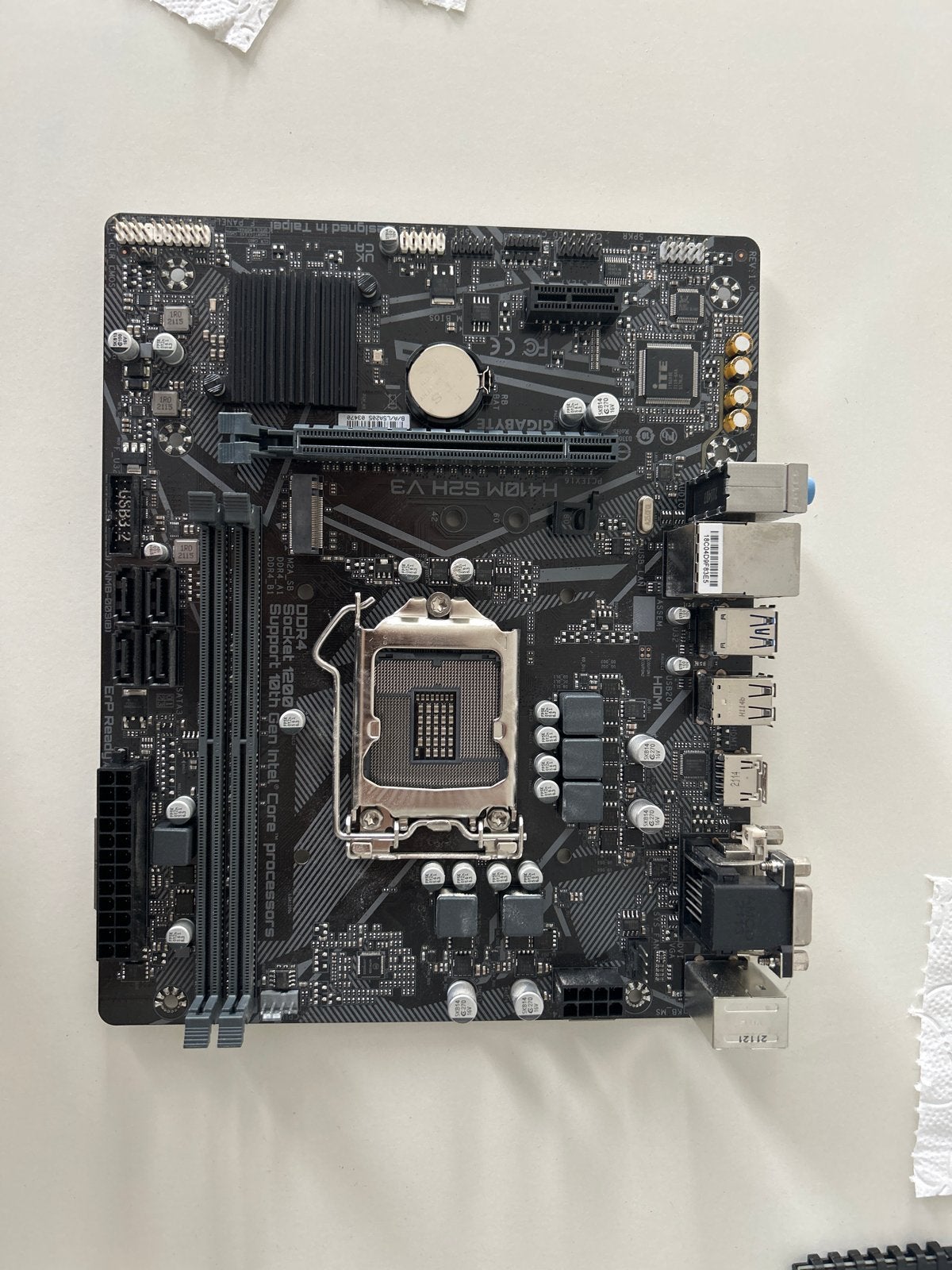 Gigabyte H410M S2H V3 Moederbord - Zo goed als nieuw, Computers en Software, Ophalen of Verzenden, Zo goed als nieuw, Intel, DDR4