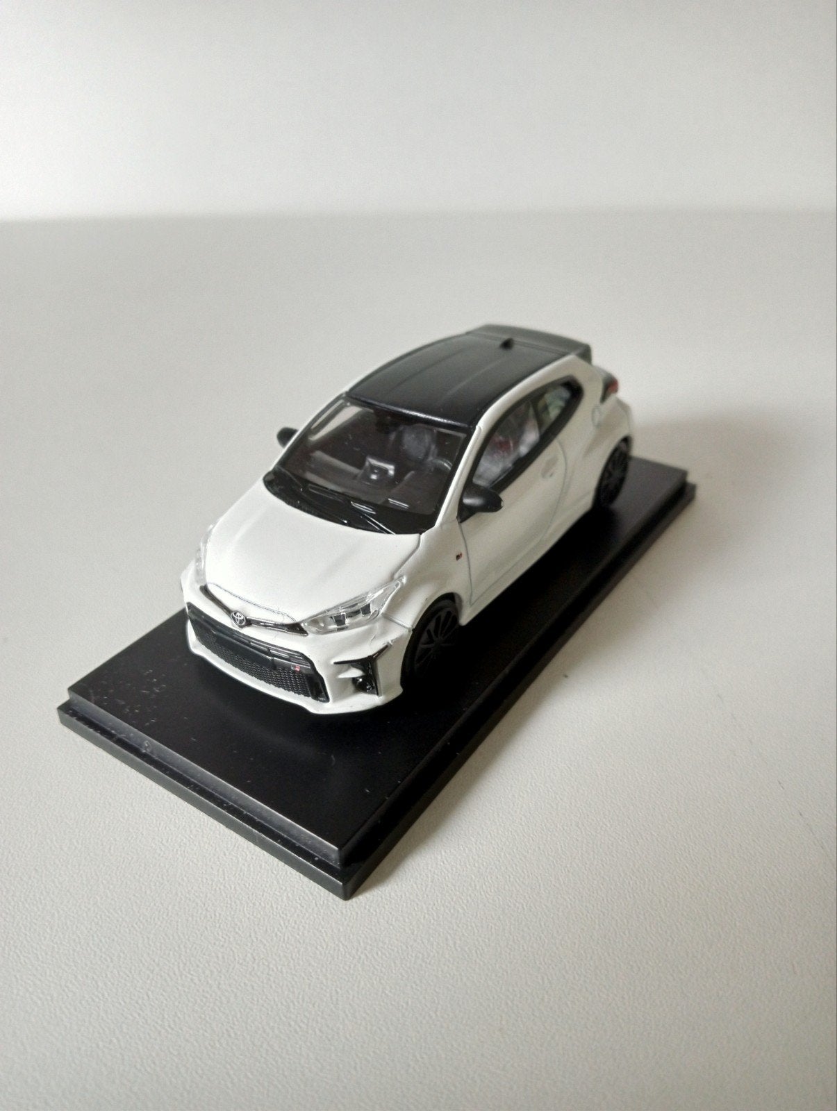 Toyota Yaris GR modelauto - Wit met zwart dak, Ophalen of Verzenden, Nieuw, Auto, Overige merken