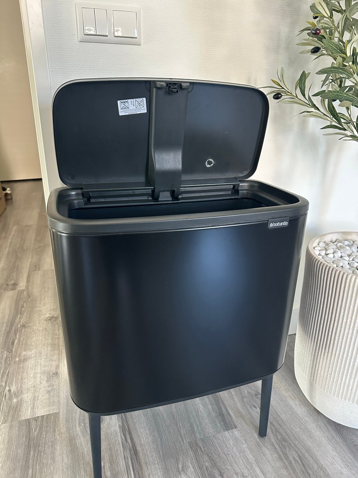 Brabantia prullenbak - Nieuw, Ophalen, 50 – 75, Nieuw, Metaal