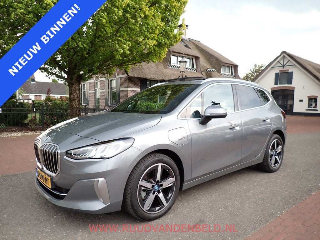 BMW 2 Serie Active Tourer 225e xDrive PANODAK / TREKHAAK / C, Automaat, Automatische klimaatregeling, 1800 kg, Gebruikt