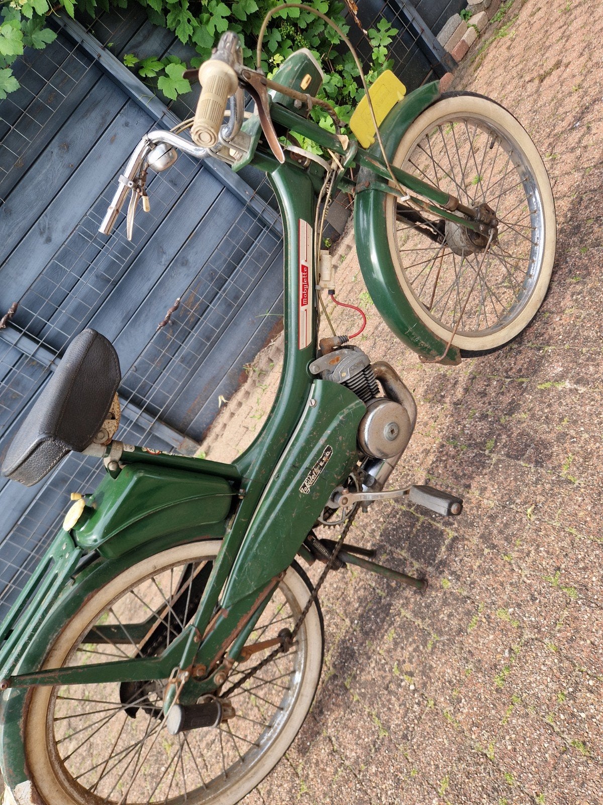 Mobylette eeg  schuurvondst staat al een geruime stil, Fietsen en Brommers, Ophalen, Overige merken