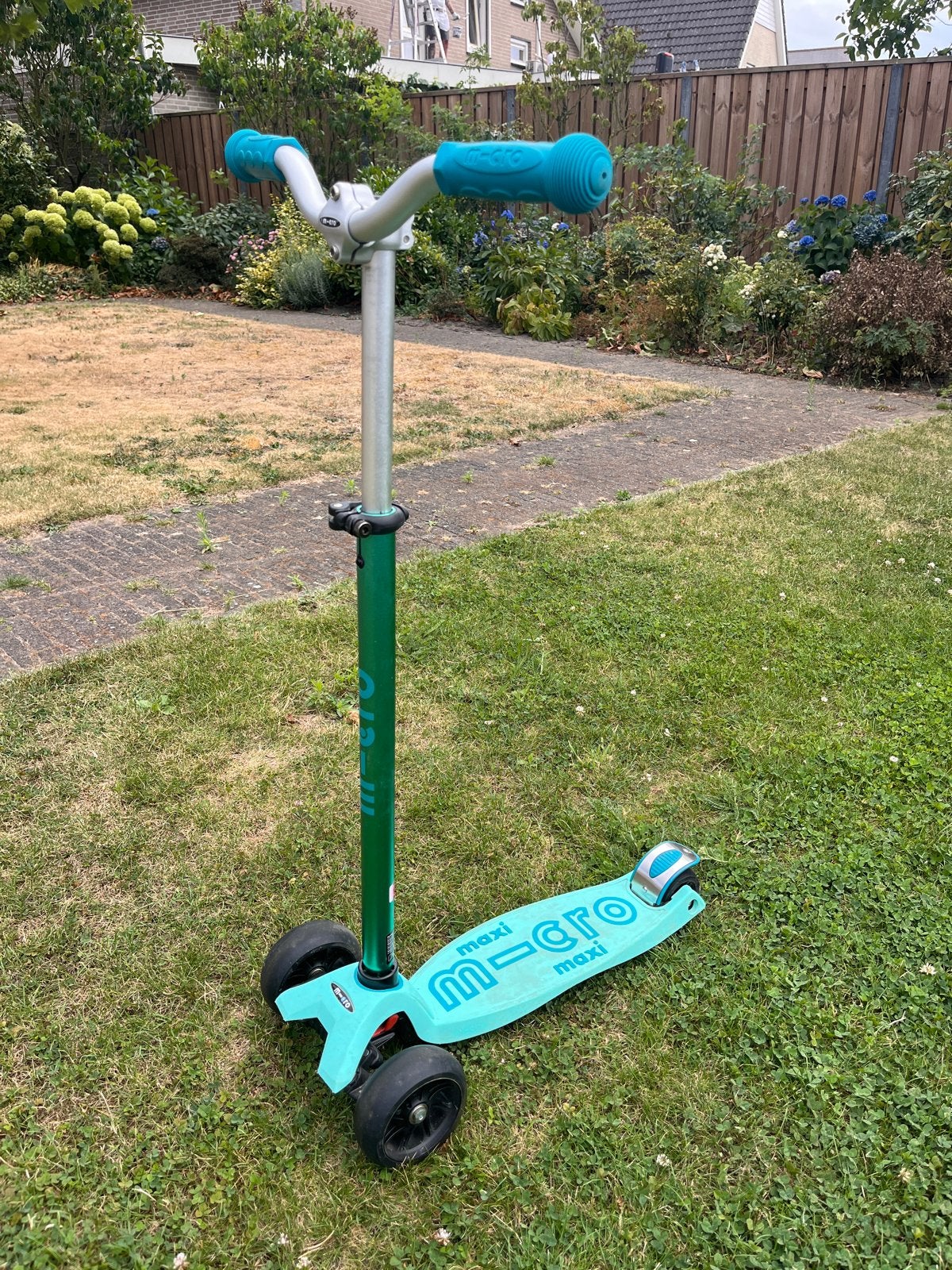 Micro Maxi Step Turquoise - Inklapbaar met LED wielen, Fietsen en Brommers, Steps, Ophalen, Gebruikt, Gewone step