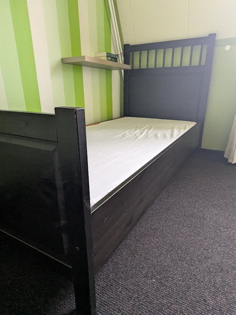 Zwart bed 90x200+ kast met spiegel Hemnes +stoel, Ophalen, Gebruikt, Eenpersoons, Hemnes ikea