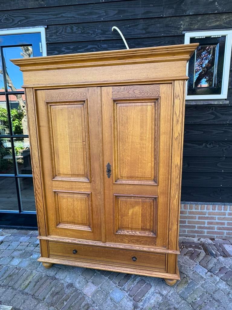 Houten kast, Ophalen