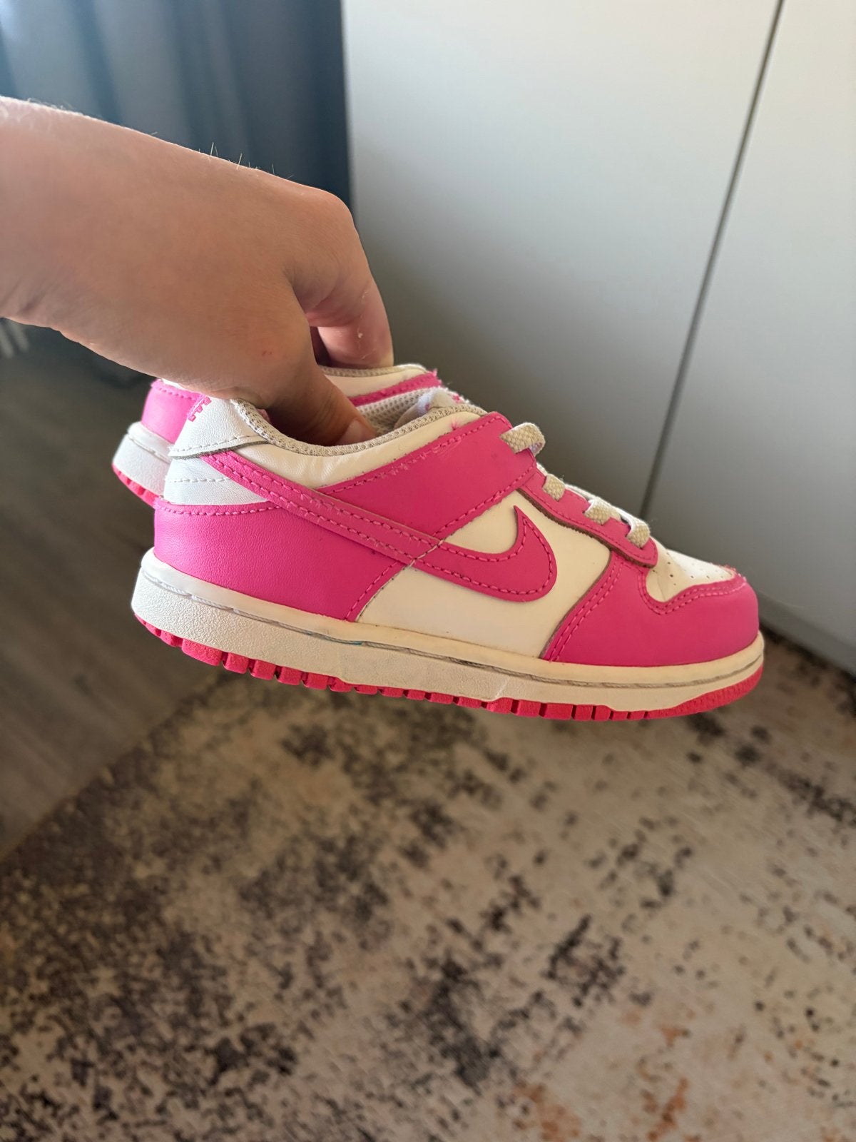 Nike Dunk Low roze/wit maat 27 met elastische veters, Ophalen, Gebruikt, Meisje, Sportschoenen